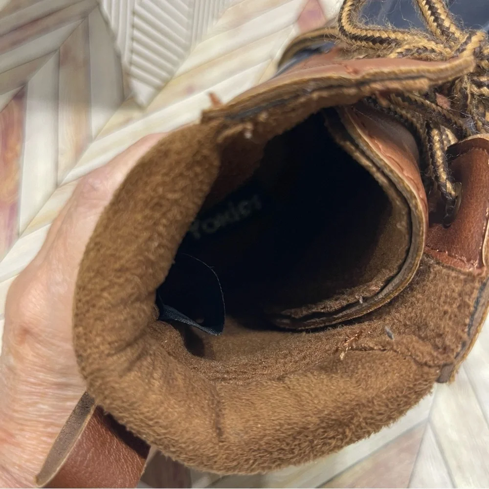 Wore only a few times Yokids size 1 Duck boots E7‎ - Picture 6 of 6